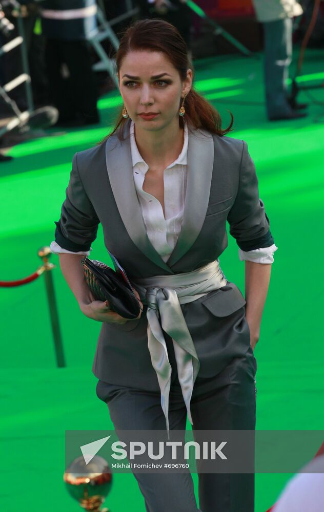 Alyona Akhmadulina