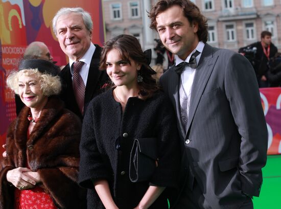 Svetlana Nemolyaeva, Alexander Lazarev, Alexander Lazarev Jr.