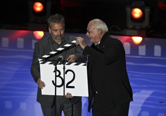 Luc Besson, Nikita Mikhalkov
