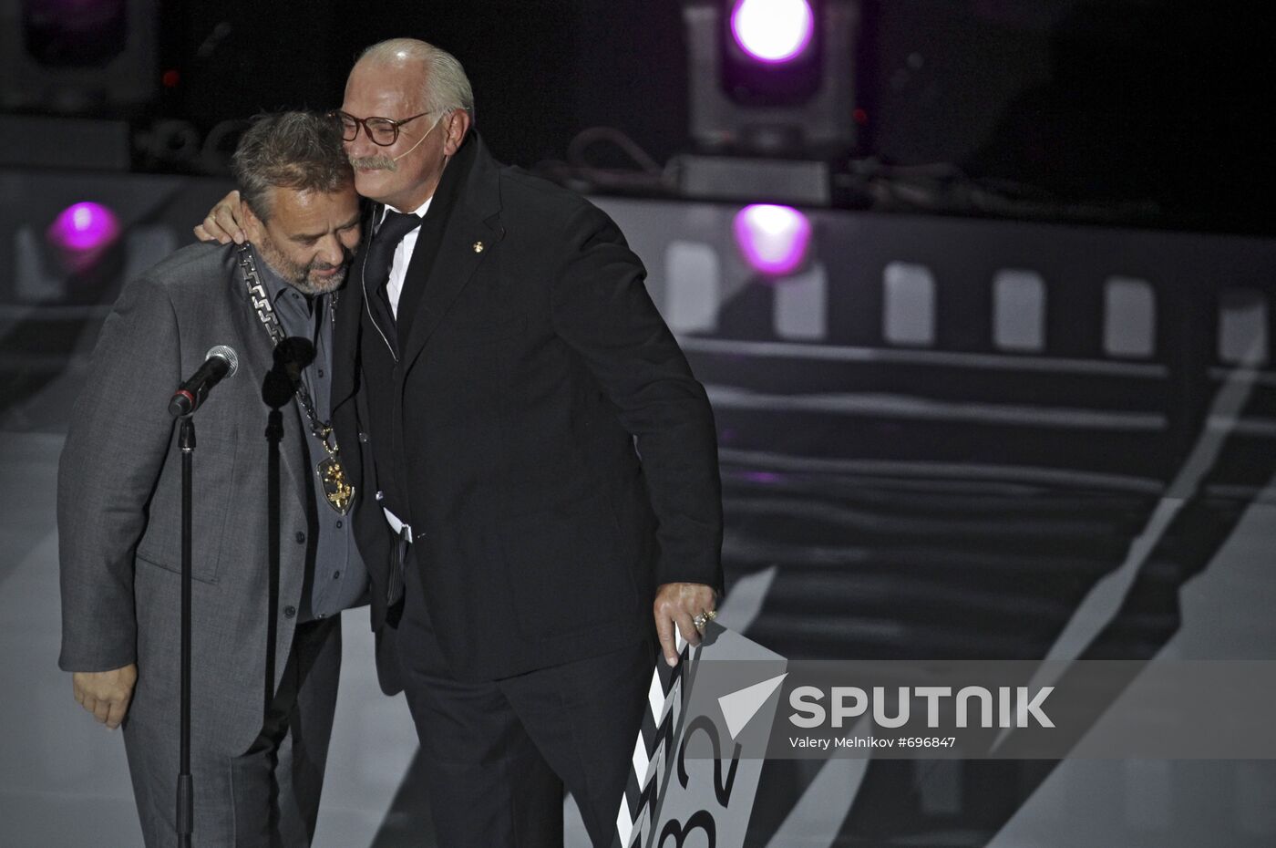 Luc Besson, Nikita Mikhalkov
