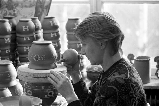 Painting clay pots