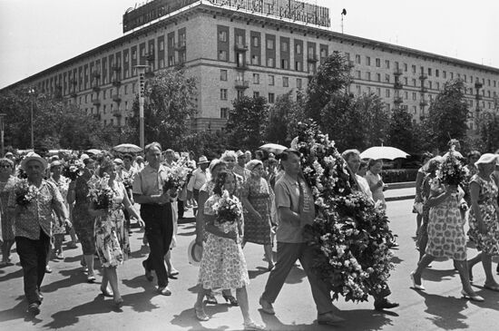Wreaths to fallen defenders of Stalingrad