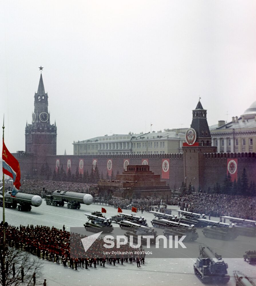 Military parade devoted to the 20th victory anniversary