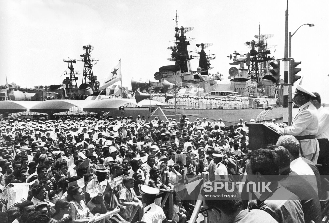Soviet seamen visiting Cuba