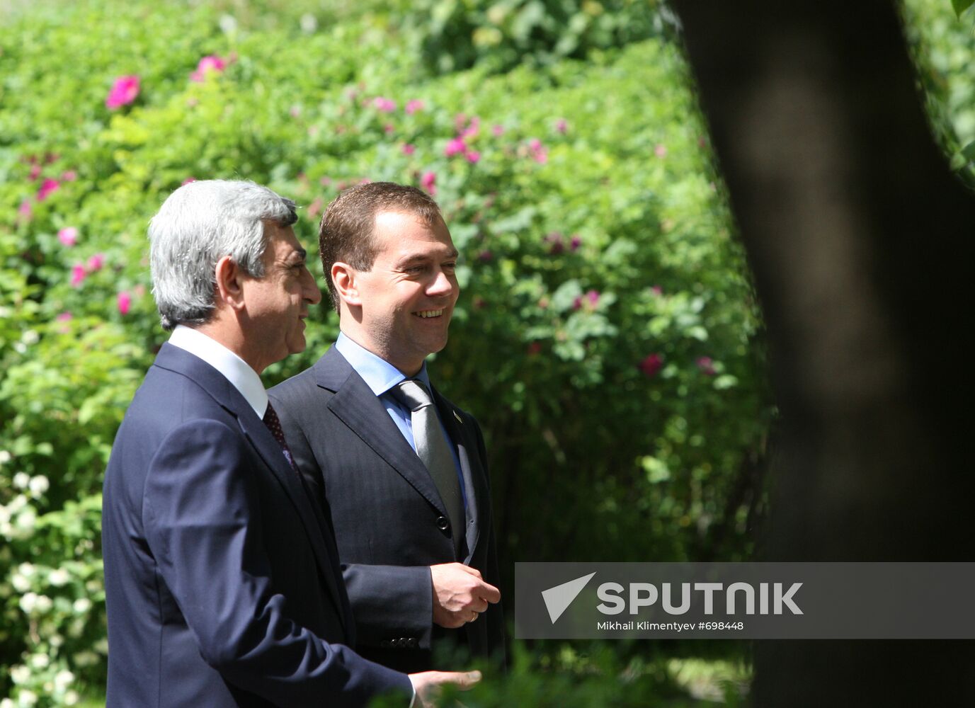 Dmitry Medvedev, Serzh Sargsyan visit St. Petersburg University