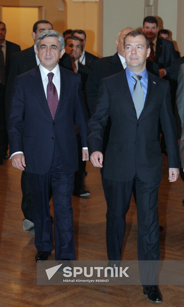 Dmitry Medvedev, Serzh Sargsyan visit St. Petersburg University