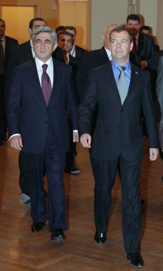 Dmitry Medvedev, Serzh Sargsyan visit St. Petersburg University