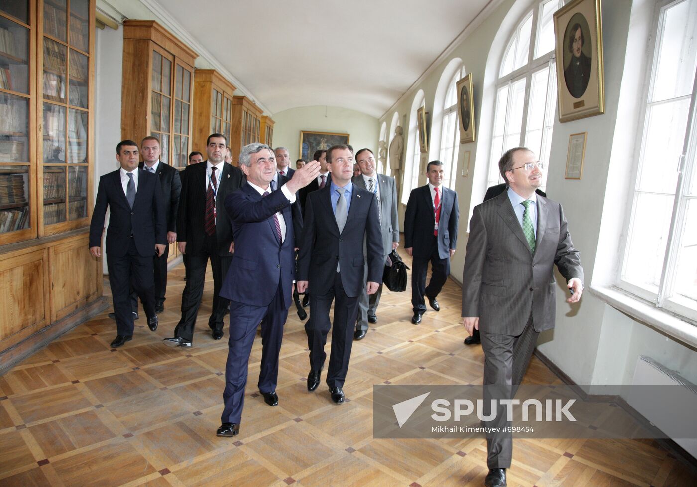 Dmitry Medvedev, Serzh Sargsyan visit St. Petersburg University