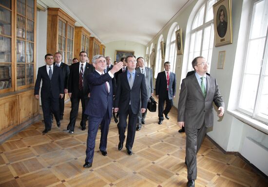 Dmitry Medvedev, Serzh Sargsyan visit St. Petersburg University