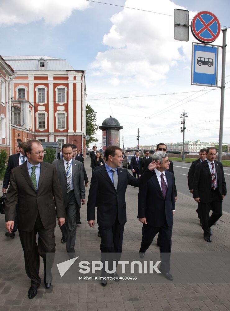 Dmitry Medvedev, Serzh Sargsyan visit St. Petersburg University
