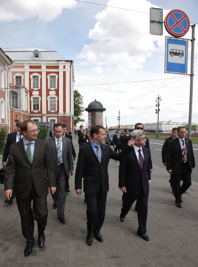 Dmitry Medvedev, Serzh Sargsyan visit St. Petersburg University