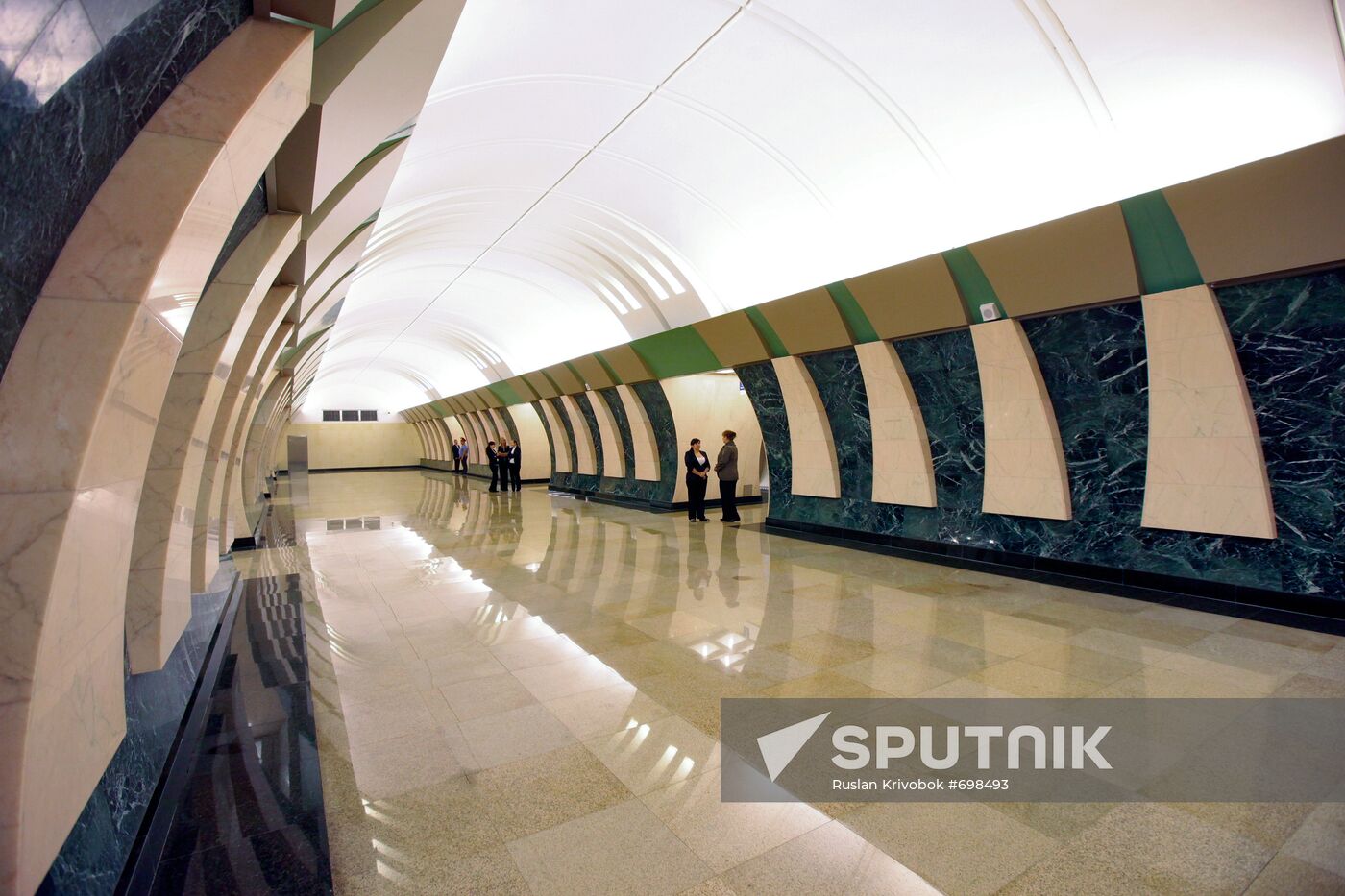 Maryina Roshcha metro station hall