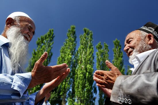 Uzbek residents in town of Osh