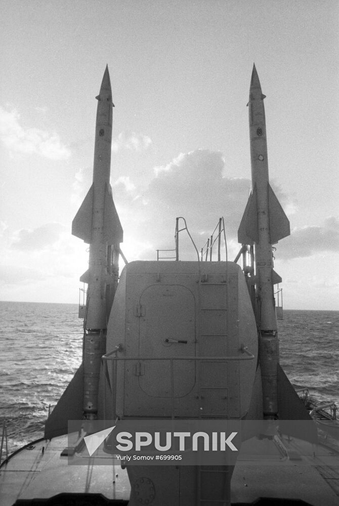 Soviet warships visit Syrian Arab Republic
