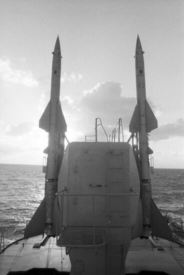 Soviet warships visit Syrian Arab Republic