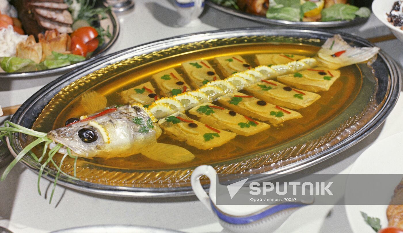JELLIED PIKE PERCH