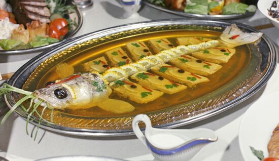 JELLIED PIKE PERCH