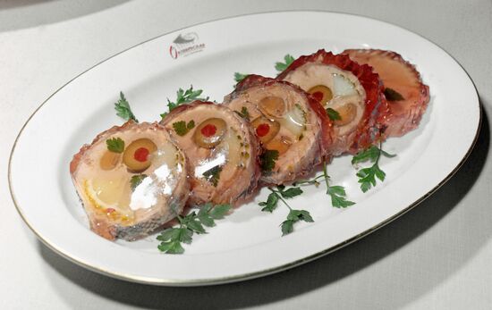 PIKE PERCH JELLIED DISH