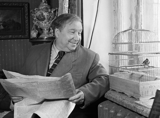 SINGER MIKHAILOV