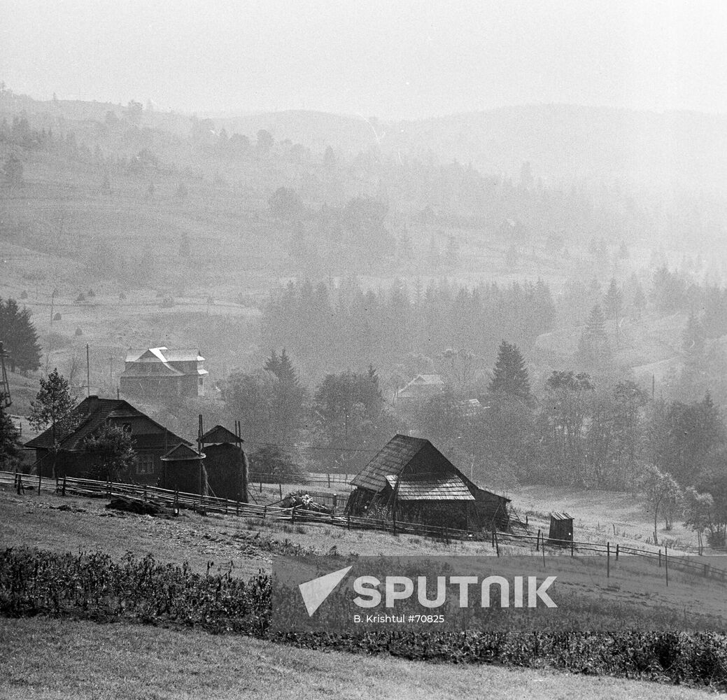 VILLAGE CARPATHIANS