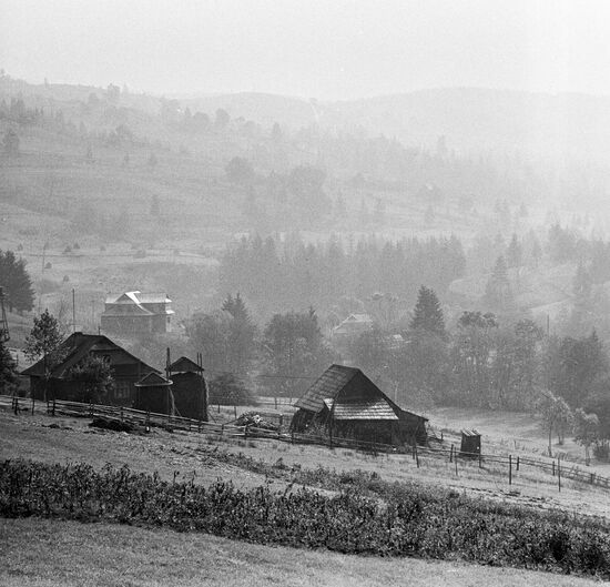VILLAGE CARPATHIANS