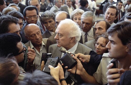 SHEVARDNADZE JOURNALISTS CONGRESS