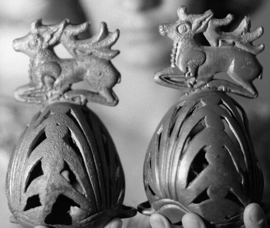 SPIKED HELMETS SCYTHS