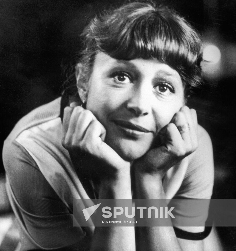 NEYOLOVA MOVIE "AUTUMN MARATHON"