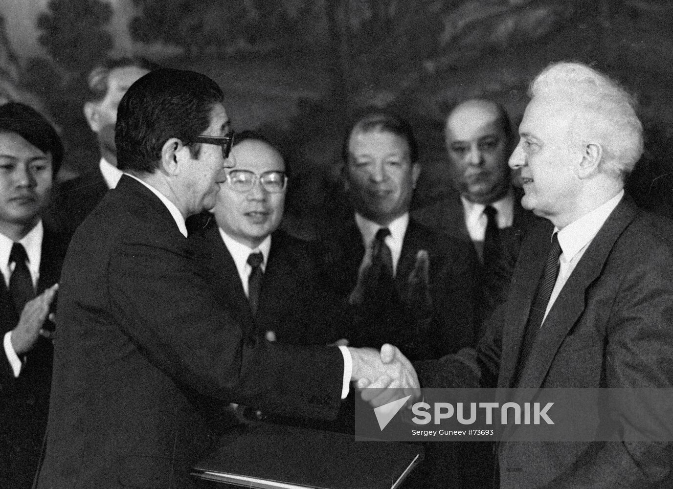 SHINTARO ABE SHEVARDNADZE 