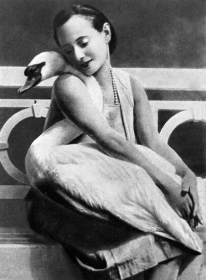PAVLOVA BALLERINA SWAN 