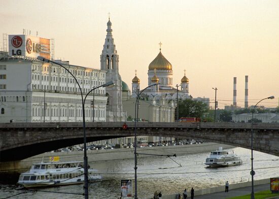 CATHEDRAL OF CHRIST THE SAVIOUR MOSKVORETSKY BRIDGE