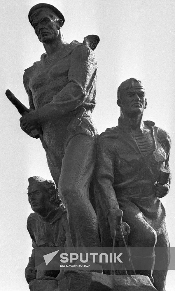 MONUMENT MALAYA ZEMLYA