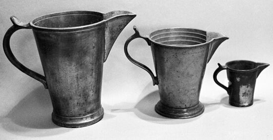MEASURING FLASKS