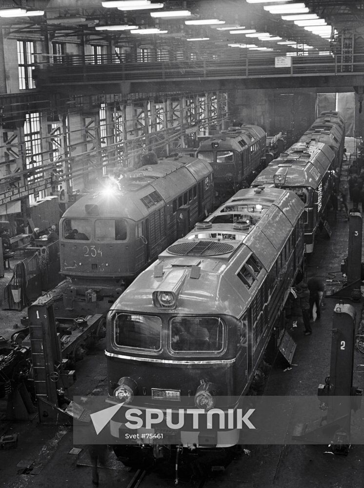 DIESEL LOCOMOTIVE M 62