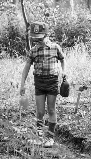 CHILDREN CLUB KITCHEN GARDEN