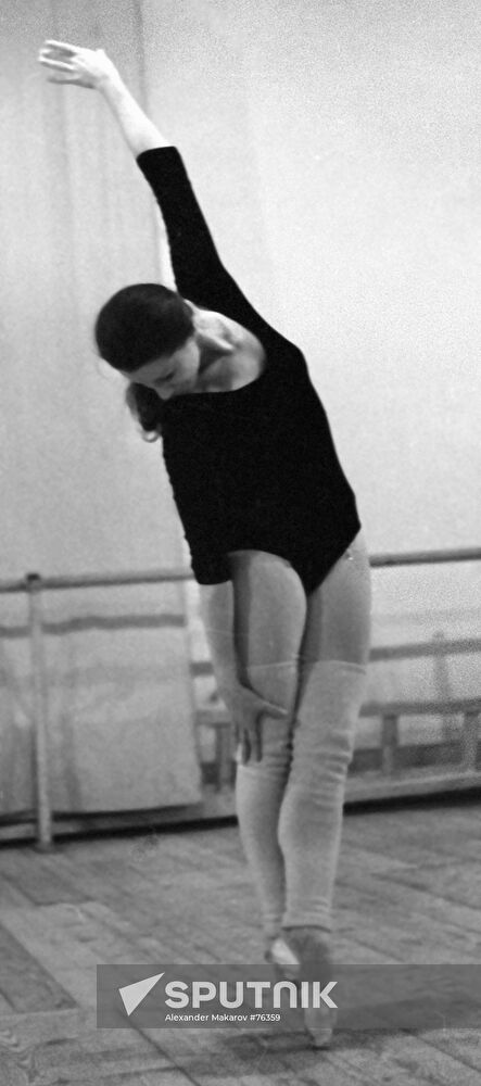 BALLERINA PLISETSKAYA REHEARSAL