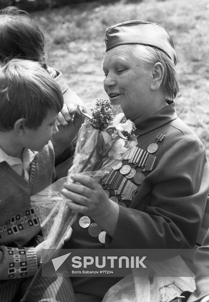 40TH   VICTORY  ANNIVERSARY WAR VETERAN 