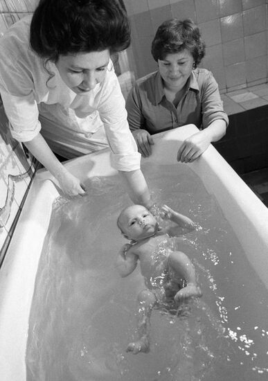 BABY SWIMMING LESSON