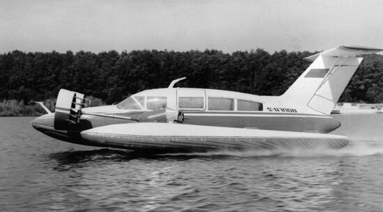AERODYNAMIC GROUND-EFFECT CRAFT