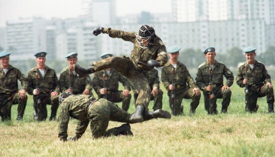 TUSHINO COMMANDOES DEMONSTRATION