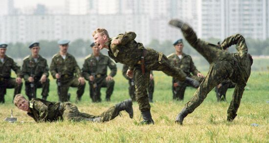 TUSHINO COMMANDOES DEMONSTRATION 