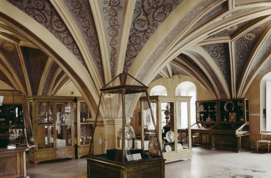 FACETED CHAMBER NOVGOROD 