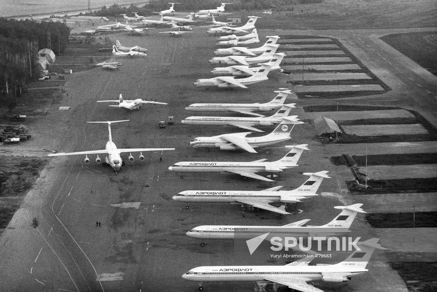 SHEREMETYEVO 2 AIRPORT LINERS PARKING