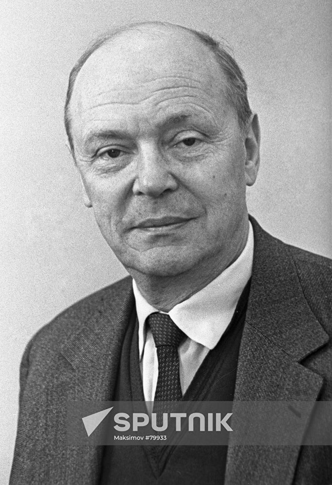 PLAYWRIGHT VOLPIN