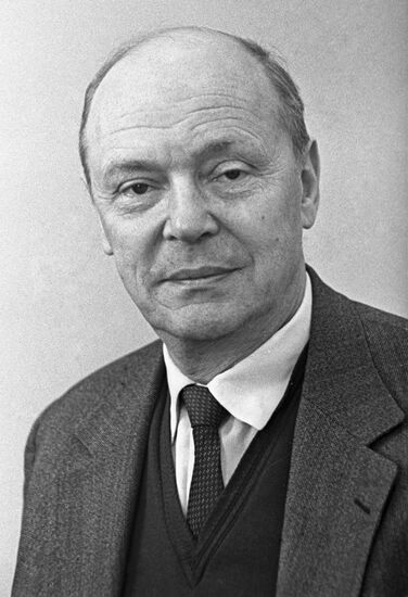 PLAYWRIGHT VOLPIN