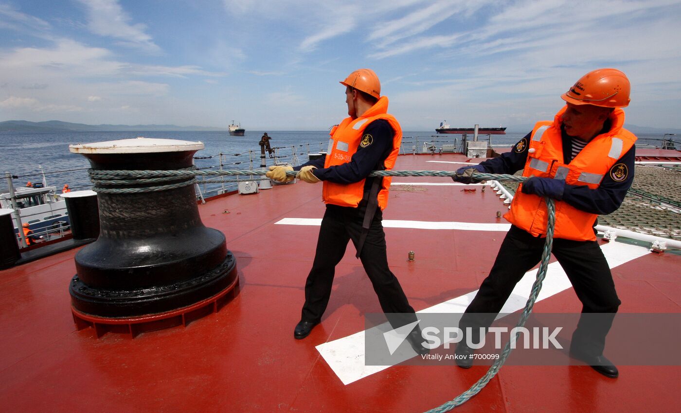 Pacific fleet vessels' sortie