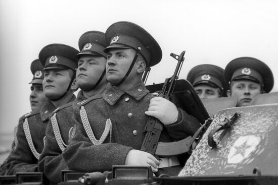 Soviet Army soldiers
