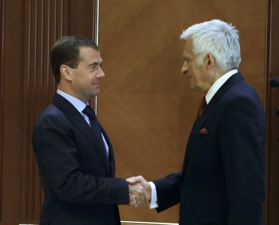 Dmitry Medvedev and Jerzy Buzek