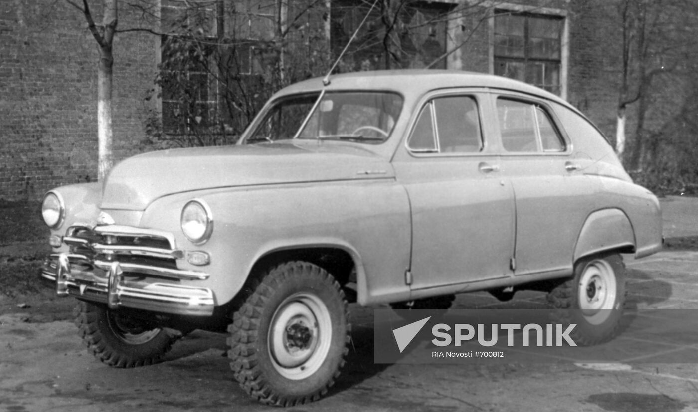 GAZ-M-72 motor car with high cross-country ability