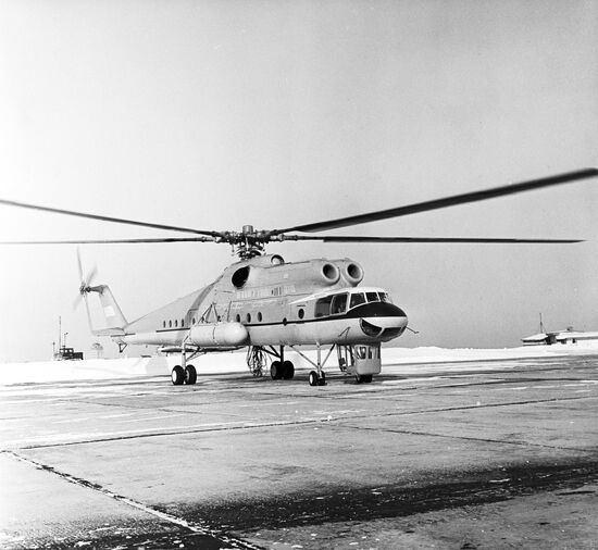 Mi-10 helicopter